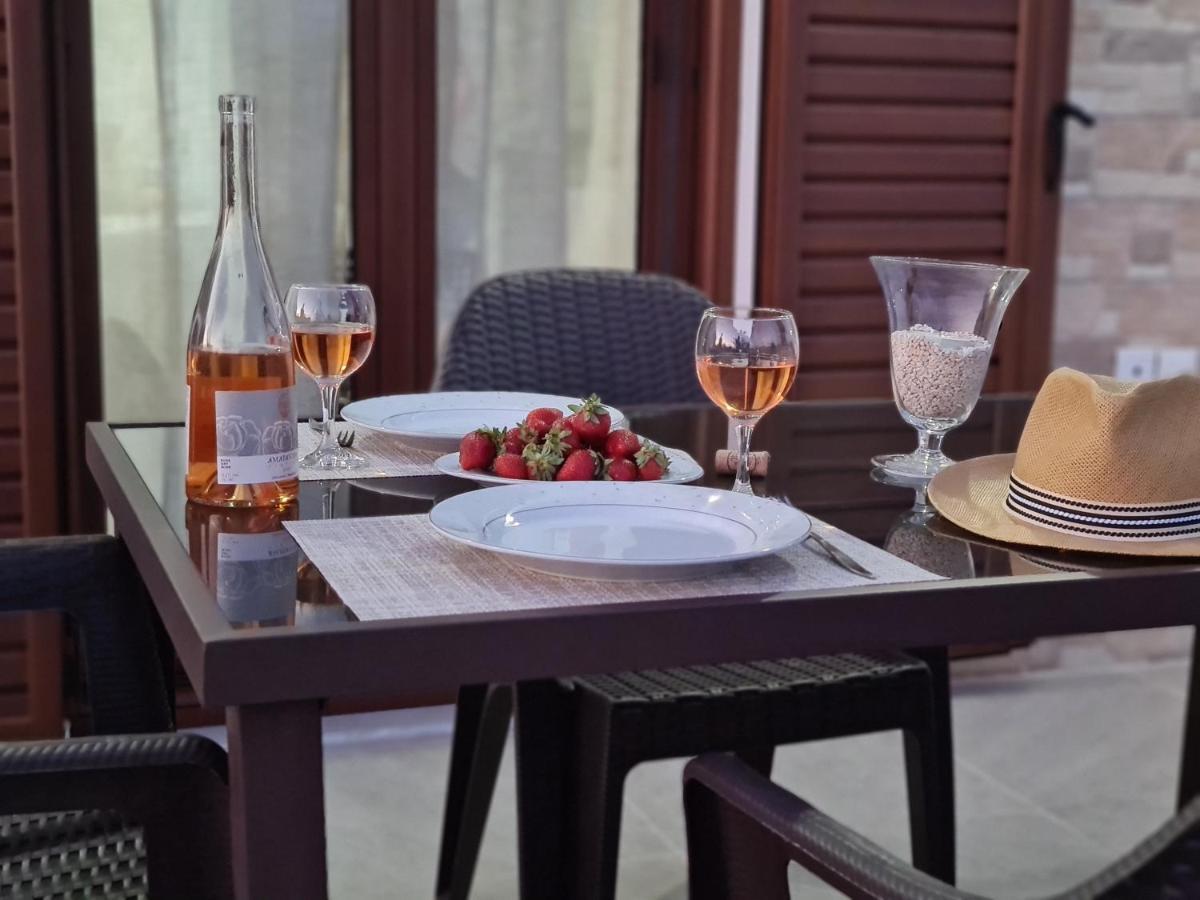 Olivar Suites ปาเลกาสตรอน ภายนอก รูปภาพ